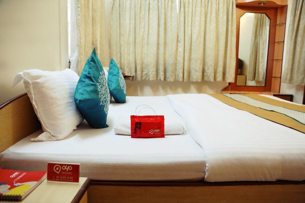 Oyo 946 Royce Studio Apartments Pune Eksteriør bilde