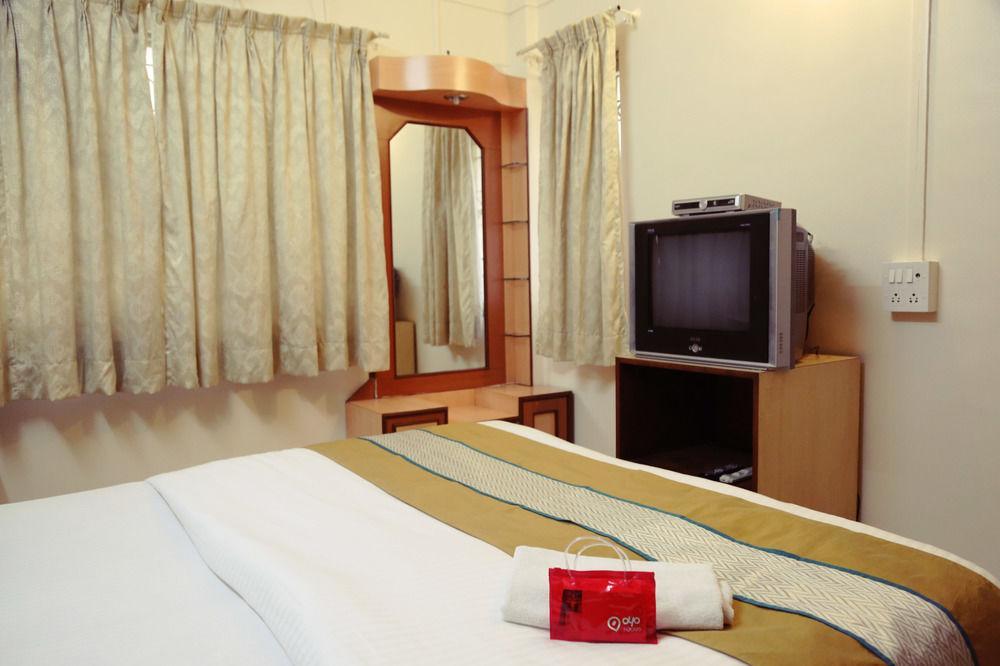 Oyo 946 Royce Studio Apartments Pune Eksteriør bilde