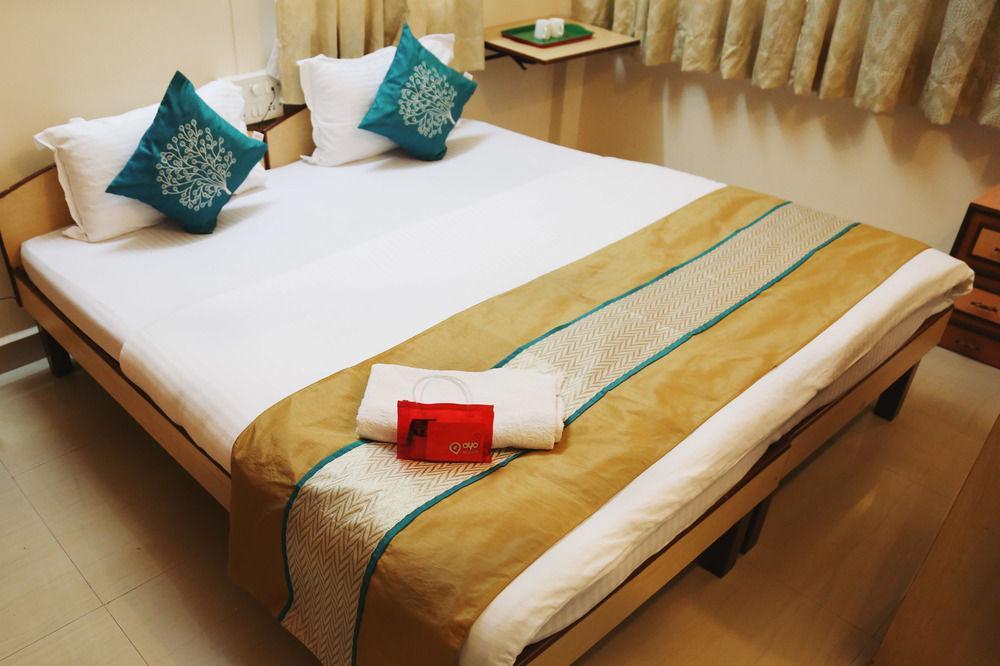 Oyo 946 Royce Studio Apartments Pune Eksteriør bilde